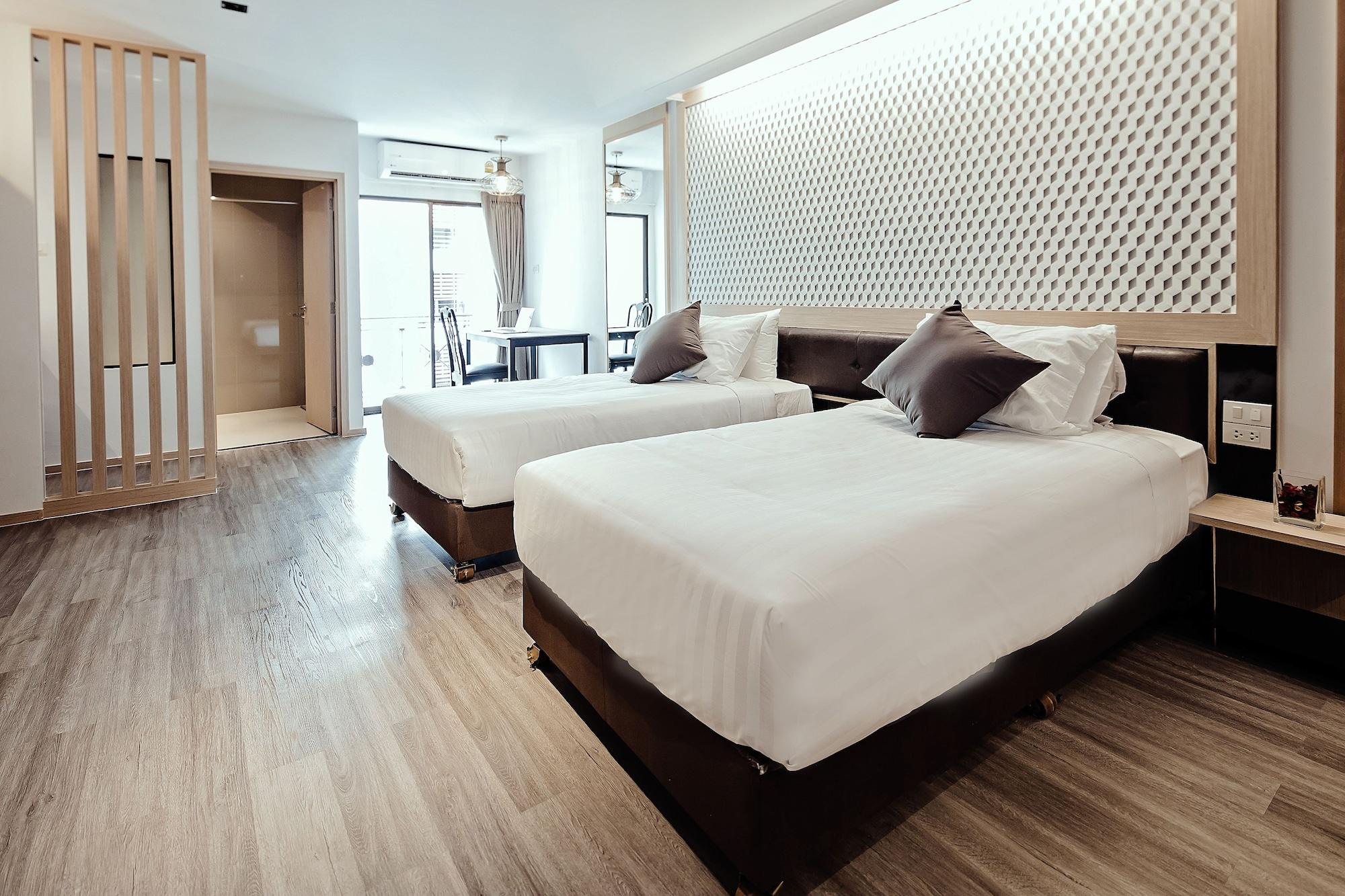 Three Sukhumvit Hotel - Sha Plus Certified Banguecoque Exterior foto
