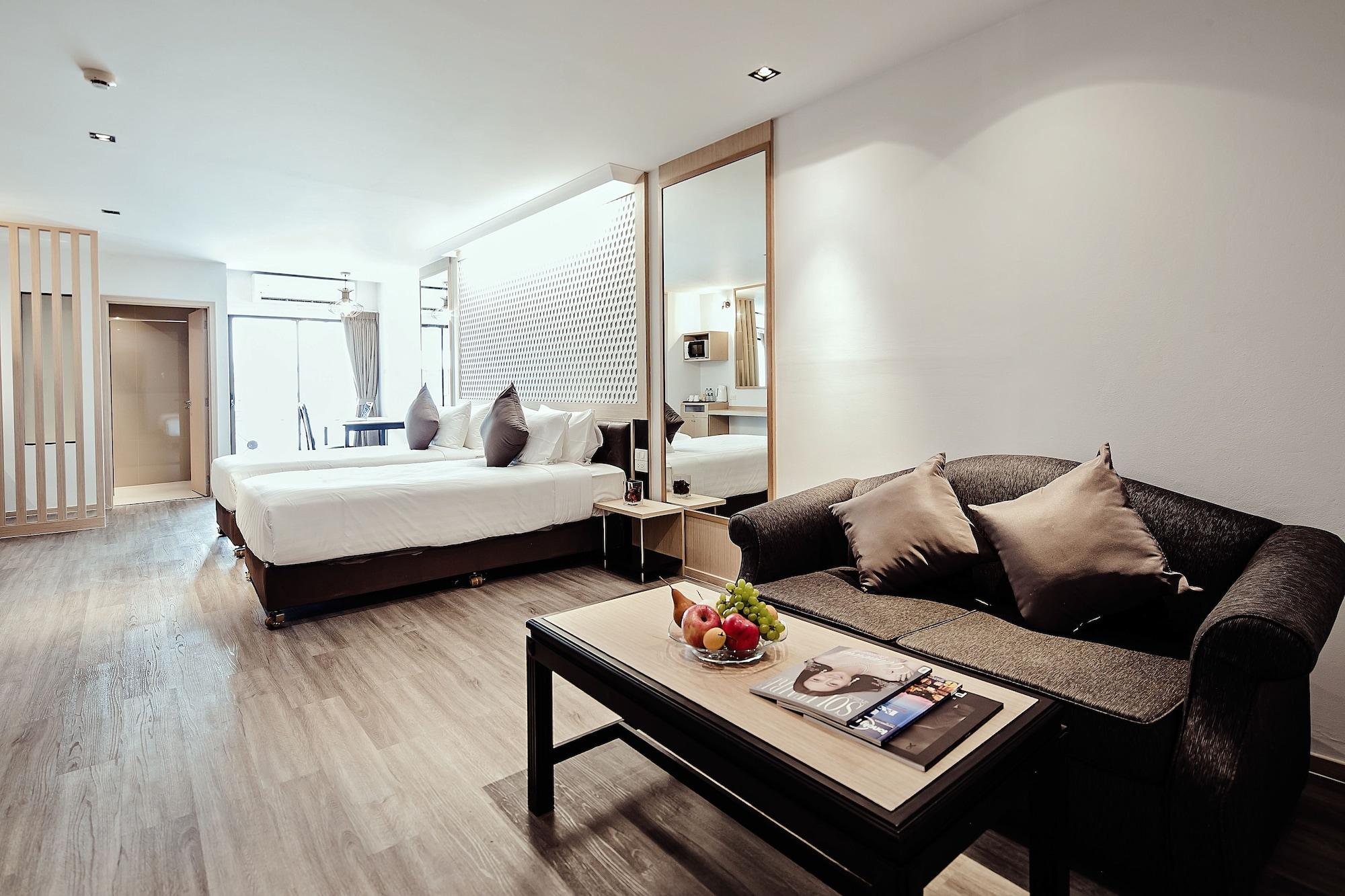 Three Sukhumvit Hotel - Sha Plus Certified Banguecoque Exterior foto