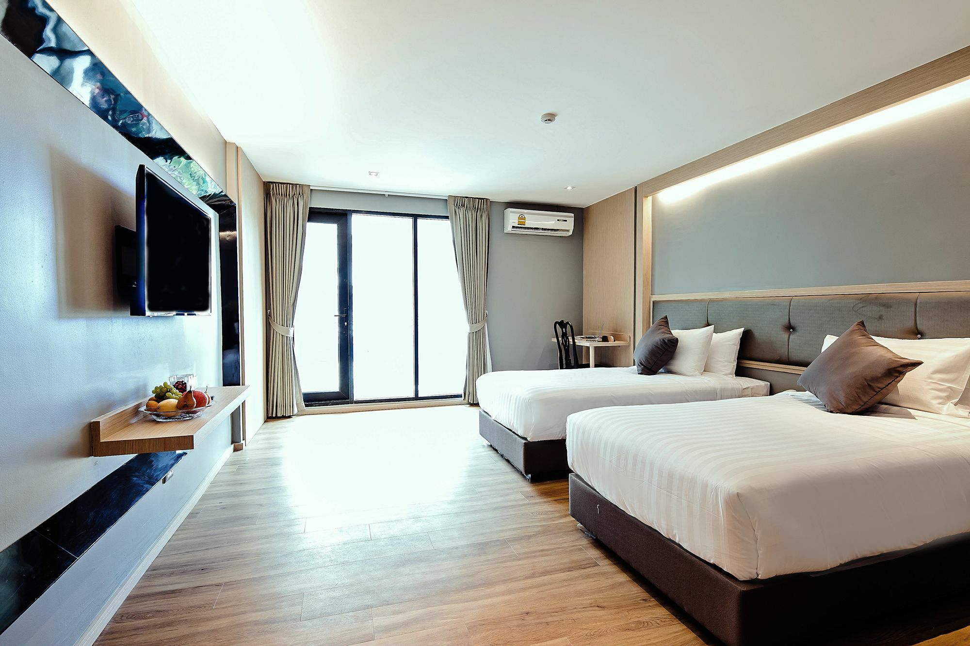 Three Sukhumvit Hotel - Sha Plus Certified Banguecoque Exterior foto