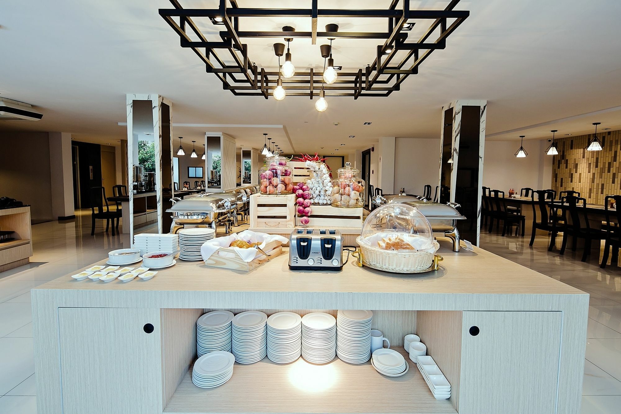 Three Sukhumvit Hotel - Sha Plus Certified Banguecoque Exterior foto